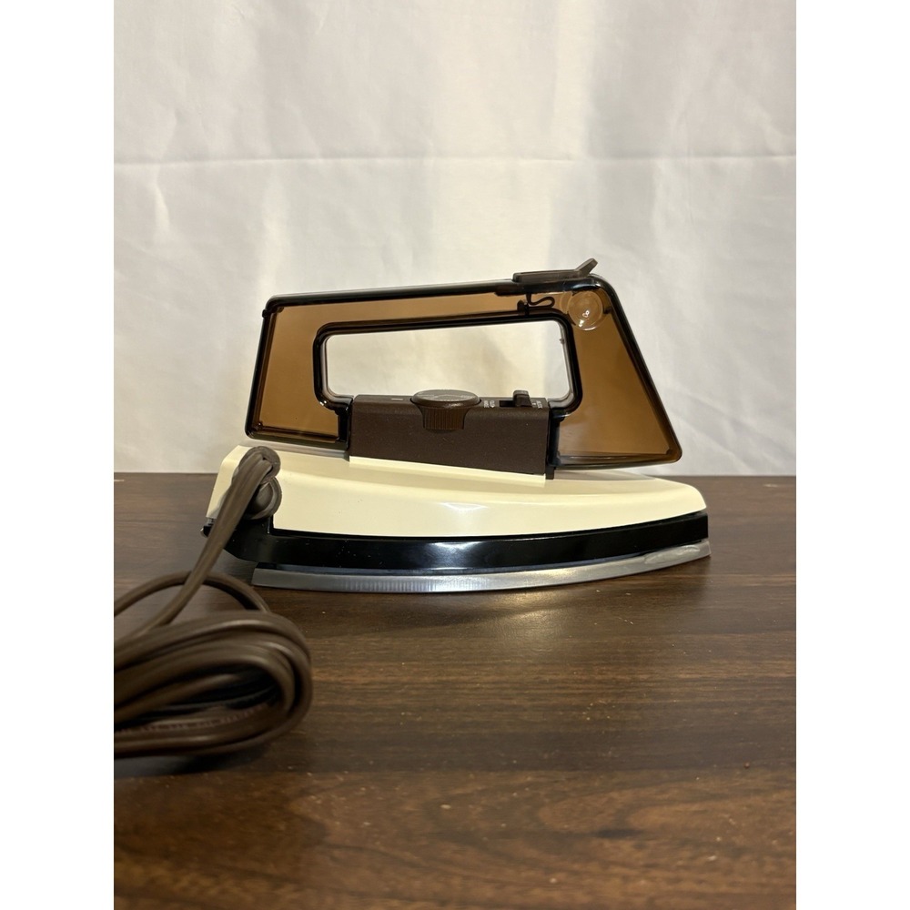 VintageBLACK+DECKER Stowaway Corded Adjustable Steam Iron, Steam, Folding Handle - Picture 6 of 9
